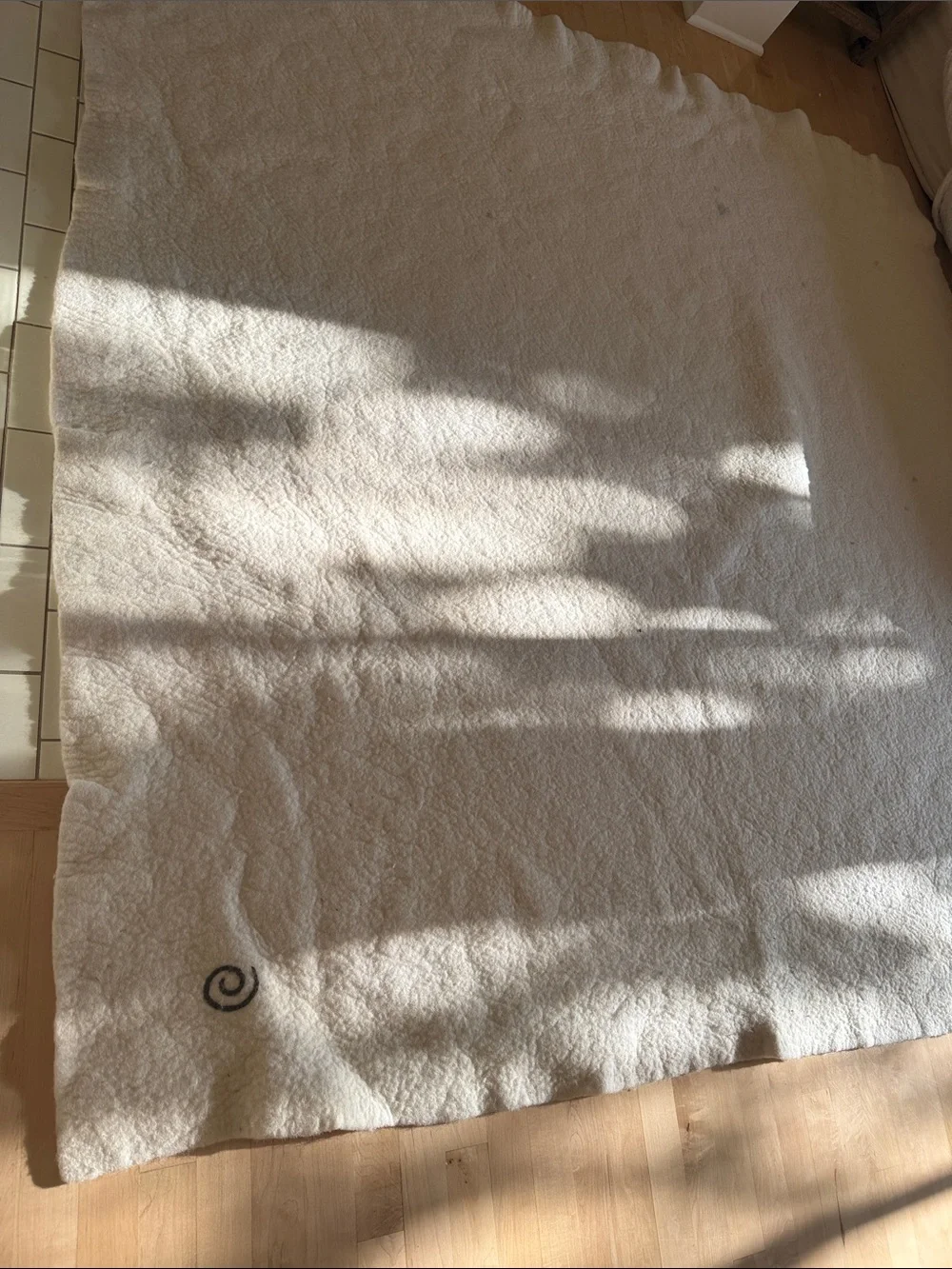 Full size organic felt bed or play mat